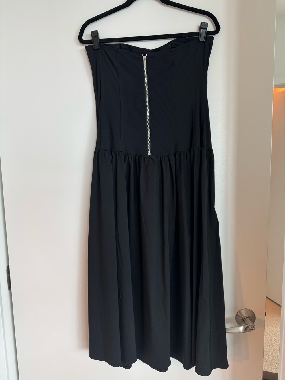 WeWoreWhat Strapless Black Corset Midi Dress - Picture 3 of 4